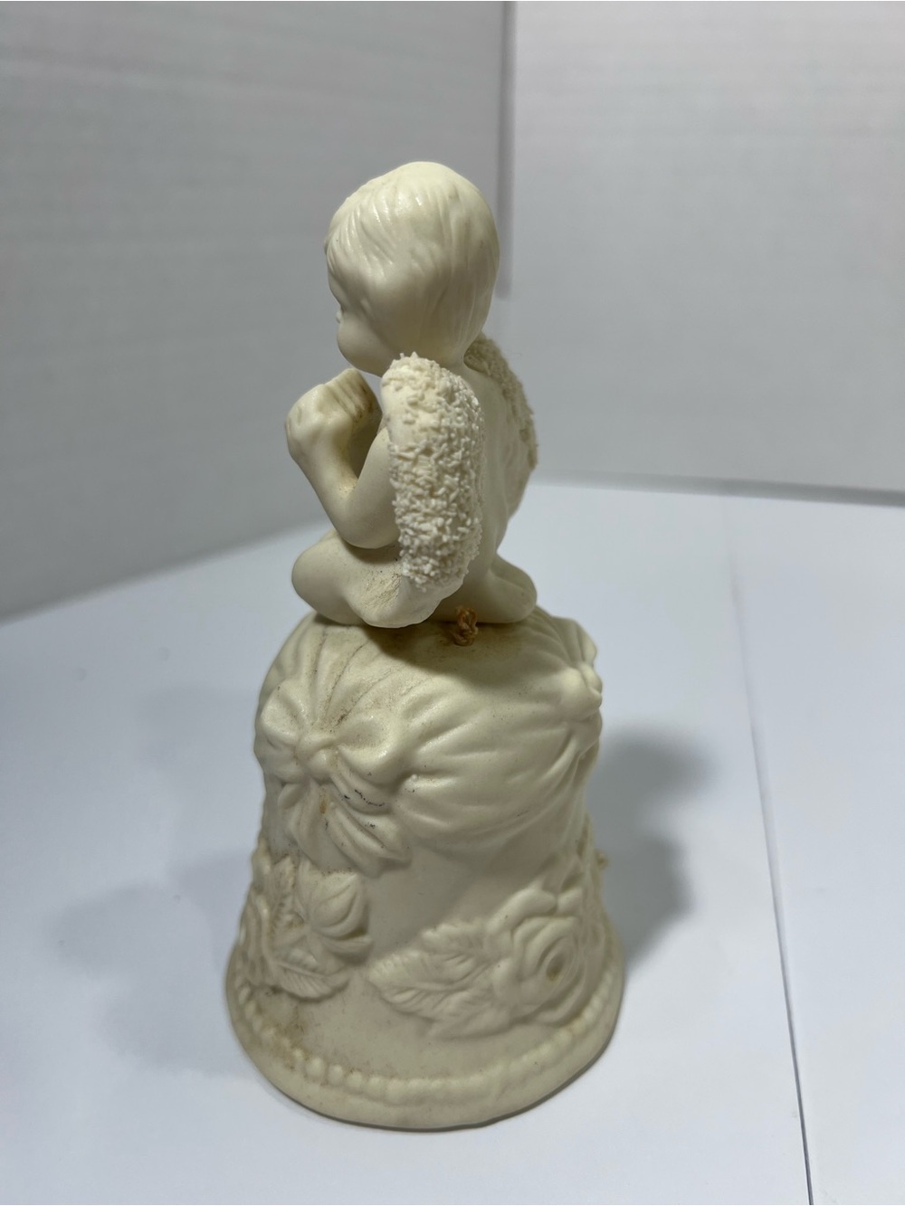 Praying Angel Bell With Roses Glass - Picture 2 of 11
